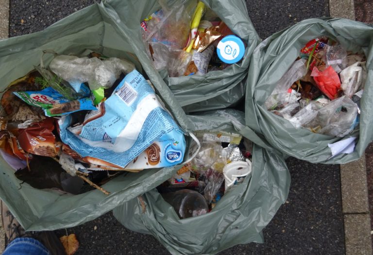 Plastik bleibt brennendes kommunales Problem!