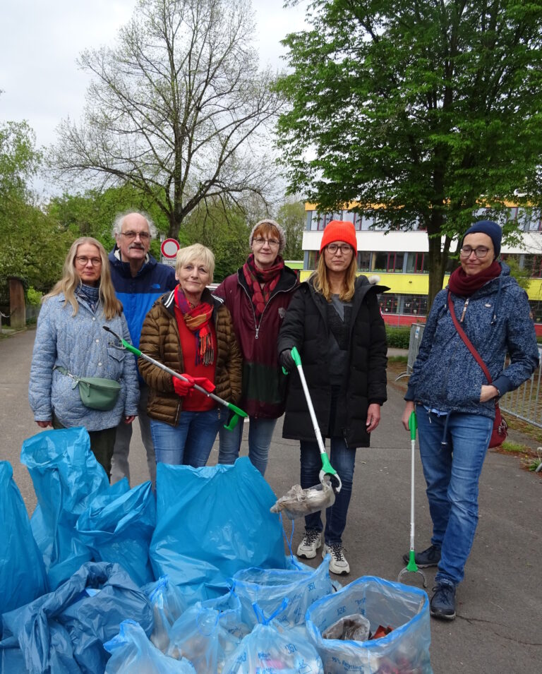 Plastikmüll in den Schwetzinger Grünflächen